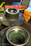 front_axle_hub_and_bearings_012_small_202.jpg